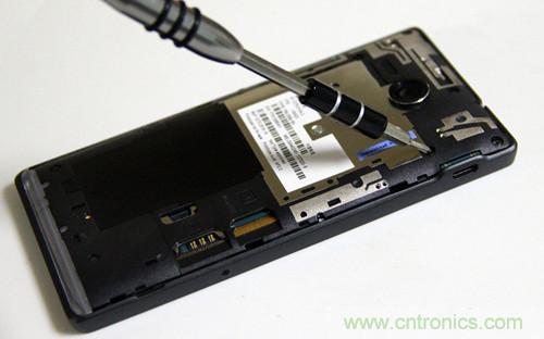 拆解4G新機索尼M35t：用料十足，易于維修