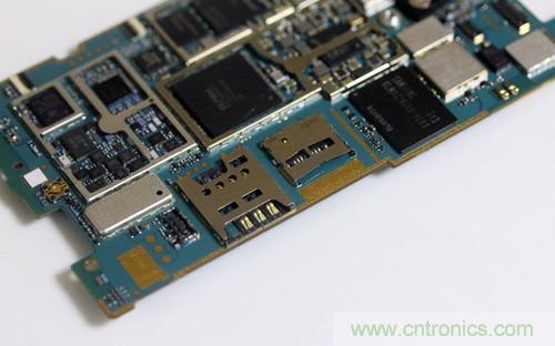 拆解4G新機索尼M35t：用料十足，易于維修