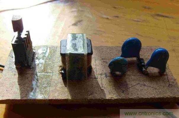 DIY單管自激，領(lǐng)略高壓電火花風(fēng)采