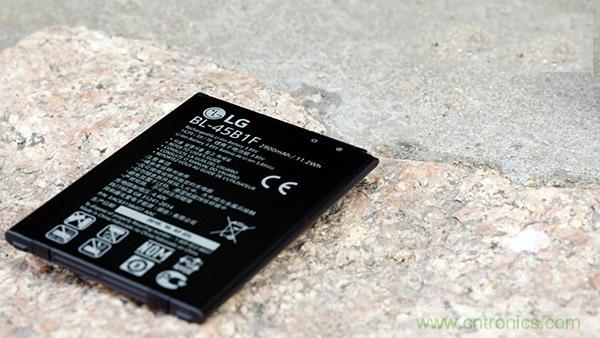 業界良心 LG V10 評測:剛毅、冷峻，不失人性化