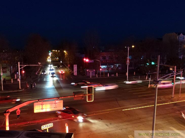 能媲美微單的 Zenfone Zoom測(cè)評(píng)：請(qǐng)叫我&ldquo;奧利奧&rdquo;拍照手機(jī)