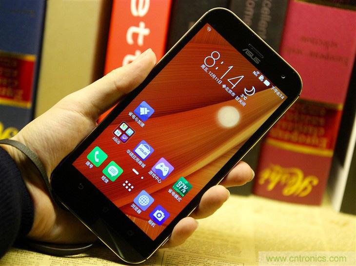 能媲美微單的 Zenfone Zoom測(cè)評(píng)：請(qǐng)叫我&ldquo;奧利奧&rdquo;拍照手機(jī)