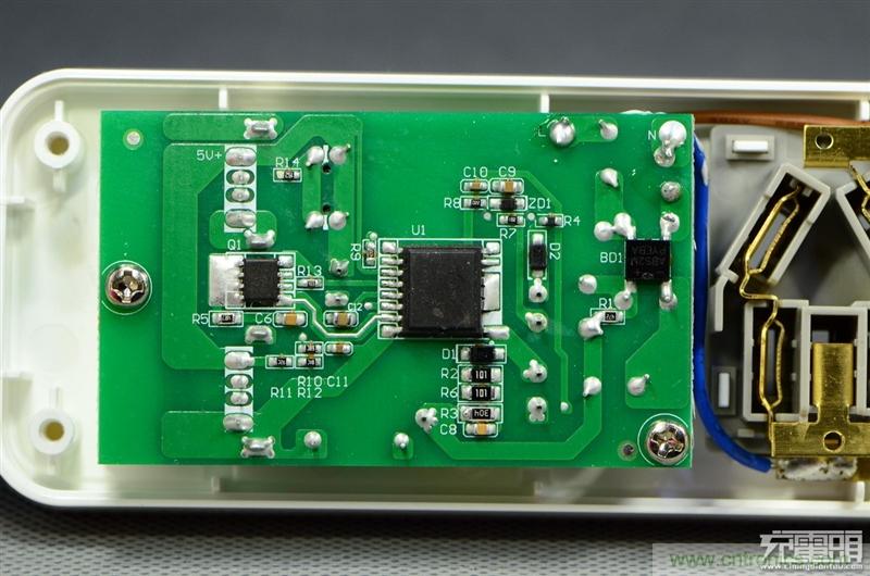 航嘉智能插線板拆解評測：看老牌機電如何&rdquo;秒殺&ldquo;后起之秀