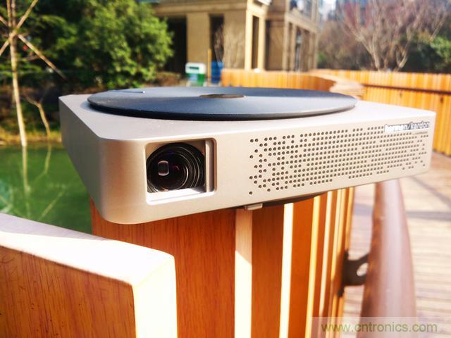 無屏電視時代已然來臨，客廳你做好準備了嗎？