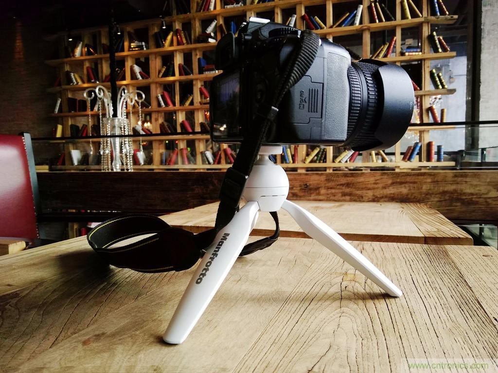 逼格滿滿的相機(jī)便攜三腳架，三足鼎立才安全