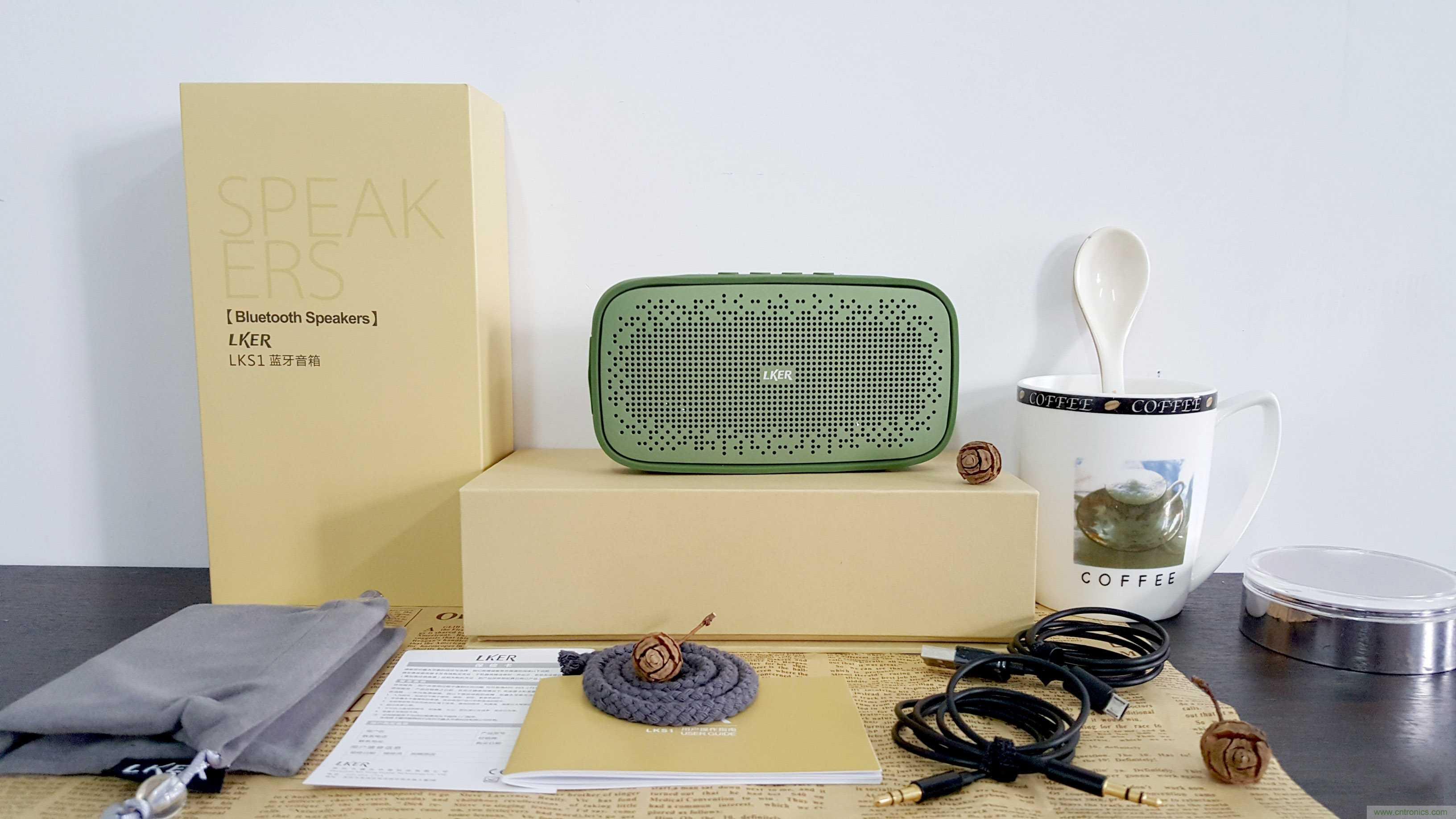 搞怪&ldquo;美人魚&rdquo;盡享靈克藍(lán)牙音箱的天籟之音！