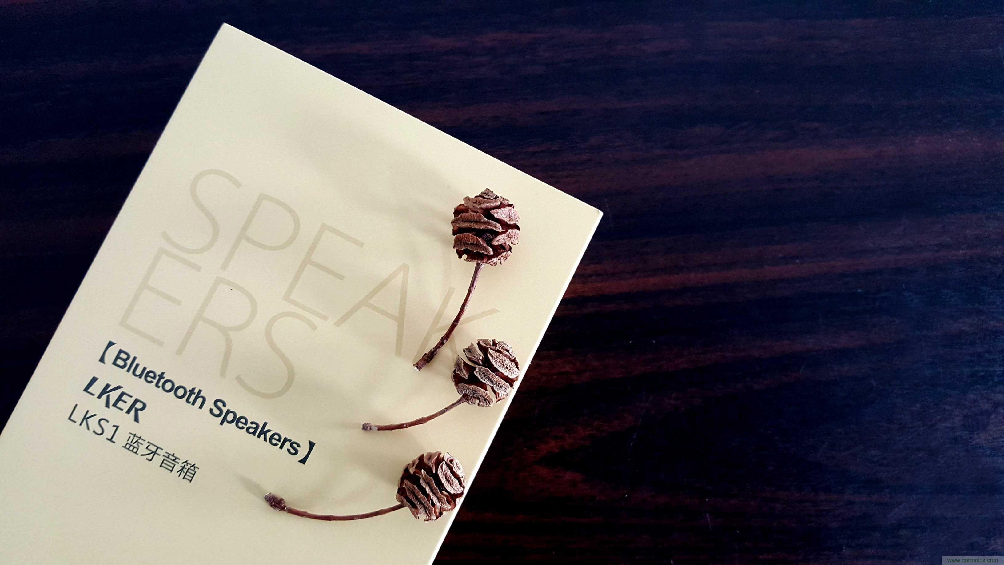 搞怪&ldquo;美人魚&rdquo;盡享靈克藍(lán)牙音箱的天籟之音！